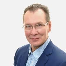 I'm happy to share that I'm starting a new position as Director, Data and  Analytics at J.D. Power! 2021 was full of challenges and opportunities. I'm  thankful for my teammates and clients