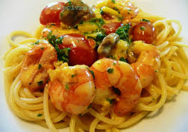 Si vos crevettes sont crues, les cuire quelques minutes dans de l'eau bouillante. Pates Aux Crevettes Et Chorizo Sauce Italienne Sel Et Poivre