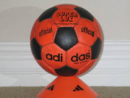 In fact, it depends on how old the players are. Olympics 1972 Munich Ball Soccer Ball World