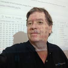 Oscar Valero's Instagram, Twitter & Facebook