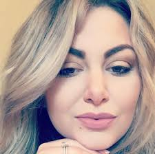 Beauty On Mane by Amanda