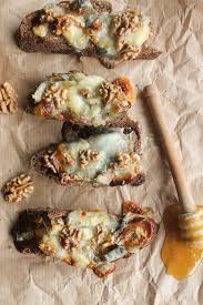 Tartines Chevre Miel Et Noix Aime Mange Recette Tartine Chevre Tartine Chevre Miel Alimentation