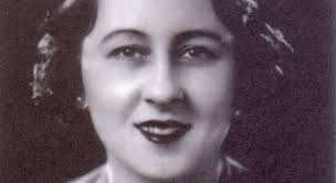 Babette Stephens's Instagram, Twitter & Facebook