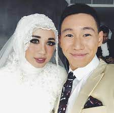 Engku emran menyerahkan mas kahwin sebanyak rm300, lima dulang hantaran berbalas tujuh dulang kepada bella. 10 Foto Perkahwinan Engku Emran Laudya Cynthia Bella