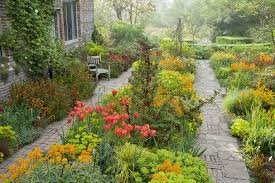 Is This Britain S Most Beautiful Garden To Visit In 2020 Castle Garden Most Beautiful Gardens Beautiful Gardens