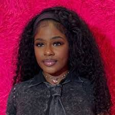 Nea Williams's Instagram, Twitter & Facebook