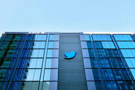 For a company diving into twitter for the first time, it can be a little intimidating. Let S Build The Next Twitter Like The Green Bay Packers Wired