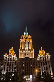 „für die verhältnisse dieser zeit hatte es monumentale ausmaße. Sieben Schwestern Moskau Wikipedia