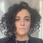 A list of who Amanda Stoakes is following