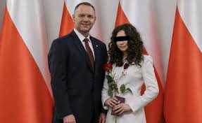 The girl who fooled Poland: how easy manipulation without verification erodes trust in leaders and institutions