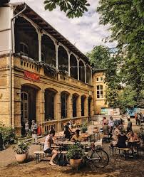 Draussen Sitzen In Hamburg Schone Cafes Und Bars Hamburg Urlaub Hamburg Reise Hamburg
