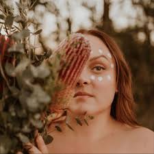 Looking for recommendations for a local indigenous amateur, hobbyist or  professional artist?