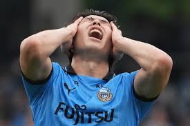 Xburma com shes Argentinian and about early 50s, with a