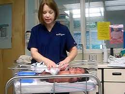 How To Give A Newborn A Bath Mother Baby Nurse Newborn Nursing Mother Baby Rn