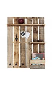 Elle est donc constituée d'une palette, de 3 boutons de meubles, d'un miroir, de 3 patères et d'une chute de bois + équerres pour faire l'étagère. Epingle Par Fabien Flechard Sur Idees Deco Porte Manteau Mural Porte Manteaux Porte Manteau Palette