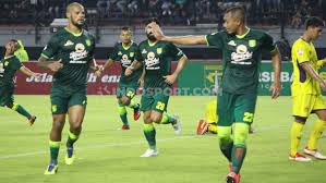 Untuk jersey yang dipakai pada musim 2019/2020, persebaya masih menggunakan jersey dengan warna dominan hijau untuk laga kandang. Ludes Terjual Jersey Persebaya Surabaya Ukir Rekor Mencengangkan Indosport