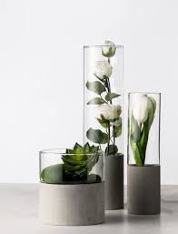 Turn Your Home Into An Art Museum In An Instant By Displaying Your Favorite Plants In These Wonderful Two Tone Conc In 2020 Concrete Diy Concrete Decor Concrete Crafts