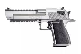 The.50bmg rifle is currently the largest caliber that snipers use in their sniper rifle, with examples of.50bmg rifles like the m82 being in service. Qu Est Ce Que 50 Dans Le Calibre 50 Peut Il Y Avoir Une Arme De Calibre 1 00 Quora