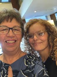 Rosalie Brewster's Instagram, Twitter & Facebook