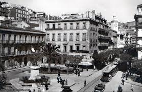 .le sourire que tu m'envoies, revient vers toi. Les Rues Et Places De La Ville D Alger