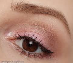 Adjusting Beauty Soft Pink Makeup Soft Eye Makeup Soft Makeup Looks Soft Makeup