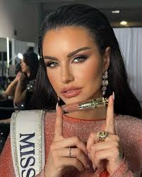 chile🇨🇱 @emiliadides Makeup by @dasilvastylist @missuniverse.cosmetics  👑💫 #roadtomissuniverse #missuniverse2024 #missuniverse #missuniversechile  #misschile