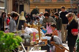 Vous pourrez ainsi vous procurer toutes les informations relatives à la manifestation (horaires, lieu. Yvelines Le Vide Greniers Du Quartier Saint Louis A Versailles Annule 78actu