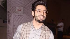 Actor aparshakti khurana went live from indian express's facebookpage on. Aparshakti Khurana Is Lucky To Have A Helpful Team Celebrities News India Tv