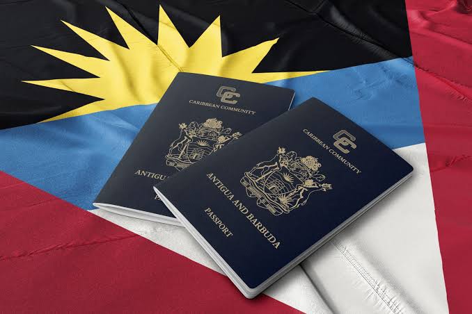 Citizenship of Antigua and Barbuda by investment: how can investor and their family obtain passports of Antigua