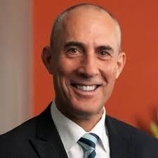 Dr Peter Sweatman gets Lifetime Achievement Award from ITS Australia