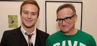 Trois semaines après avoir quitté twitter en raison du harcèlement dont elle était victime suite à la mort de son père, zelda williams, fille de robin williams, est réapparue sur le réseau de microblogging. Epingle Sur News People