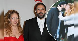 ¿Quién es la esposa de Juan Luis Guerra y cuántos años llevan juntos?