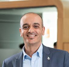 Abdou Hussein's Instagram, Twitter & Facebook