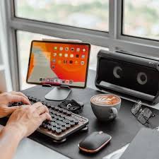 Best Ergonomic Office Keyboard Mouse Desk Chair Setup Gaming Design Modern Ideas Inspiration Ergonomic Desk Ipad Desk Computer Desk Setup