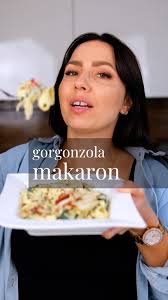 Pasta z tuńczyka, bardzo prosta, a w połączeniu ze świeżym domowym  pieczywem smakuje obłędnie 🥰❤️ 4 jajka ugotowane na twardo 2 duże ogórki  konserwowe 120 g tuńczyka w sosie własnym Garść świeżego