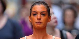 How To Apply Self Tanner Without Streaks Or Blotches Glamour