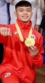 Jul 26, 2021 · carlos yulo is a short height gymnast who measures 4 feet 10 inches (1.5 m) while weighing 69 kg (150 lbs). Carlos Yulo Wikipedia