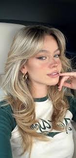 Lilly Rivers's Instagram, Twitter & Facebook