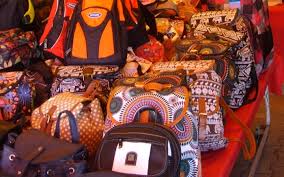 Läden, preise und angebot touristen können hier bis zu den jeweiligen höchstgrenzen alkohol, zigaretten, parfüm sowie kaffee und weitere genussmittel zu günstigen preisen erwerben. Asia Markt Folmava Ceska Kubice Tschechien Online