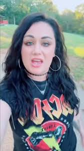 It's been a VERY hot minute since I've sang at Dave Smith's studio! Dave  used to tour with the late @tobykeith 🖤 and is still