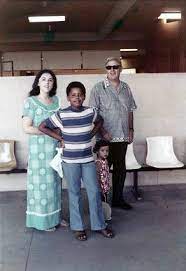 Ann soetoro was a teen mother who later got a ph.d. Birther Alert 8 Surprising Facts We Learned About Barack Obama S Mother In This Weekend S Nyt Magazine Feature