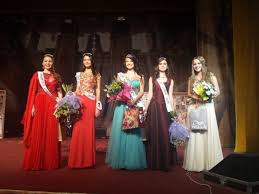 Colegiul militar liceal „ştefan cel mare din câmpulung moldovenesc a aniversat, pe 25 noiembrie 2012, 88 de ani de la înfiinţare. Sanela Andronic Miss Boboc 2014 La Colegiul National Stefan Cel Mare Suceava
