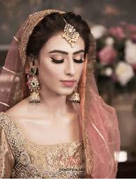 Mehndi Bride Pakistani Bride Hairstyle Bridal Outfits Pakistani Wedding Outfits