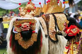 Definisi konstitutif adalah definisi akademik serta mengandung pengertian. Seni Tradisional Pengertian Ciri Fungsi Jenis Cabangnya