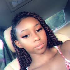 Kira Starks's Instagram, Twitter & Facebook