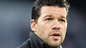 News about michael ballack on sports mole with the latest player news, biographical information, pictures and more. Michael Ballack Uber Nationalmannschaft Junges Dfb Team Braucht Zeit
