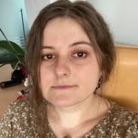 700+ profilů „Liashenko“