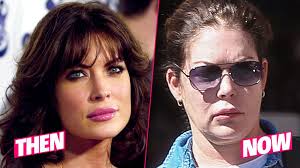 Twin peaks actress lara flynn boyle made a rare public appearance on sunday at the la county walk to defeat als where she discussed the sexual misconduct she's had to deal with in her career. Lara Flynn Boyle Sports Plastic Surgery Look At Car Wash