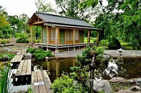 Beautiful Garden House Designs Adding Leaisure Of Studio To Living Spaces House Design Cottage Homes House