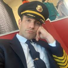 Matthew Ray's Instagram, Twitter & Facebook